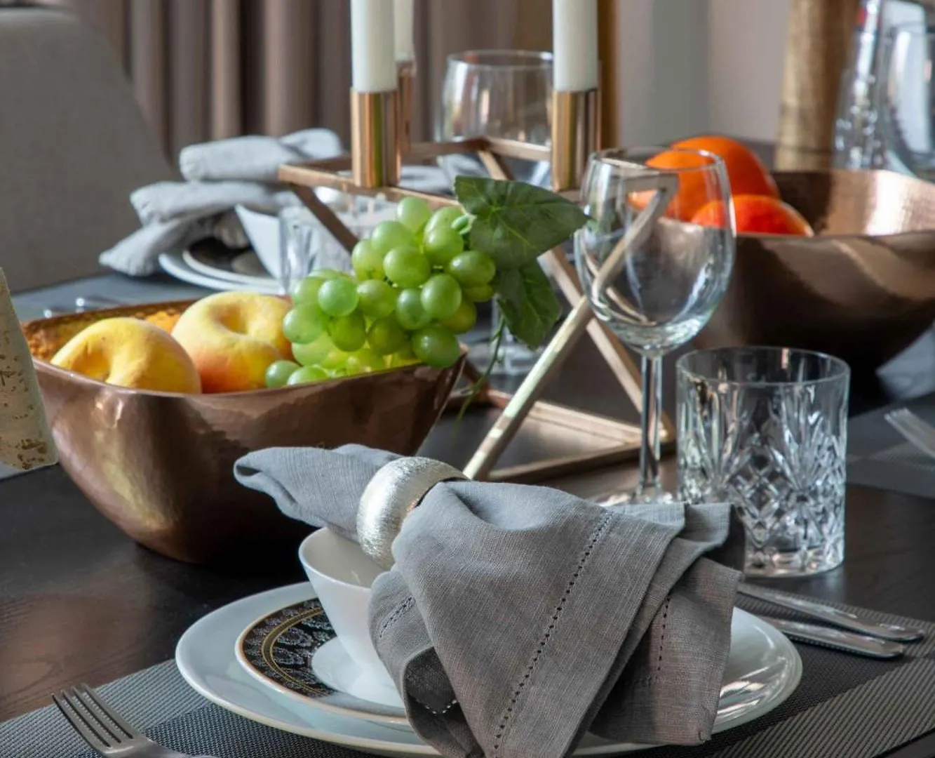 Frank Porter - The Residences 5 Dubai Apartment