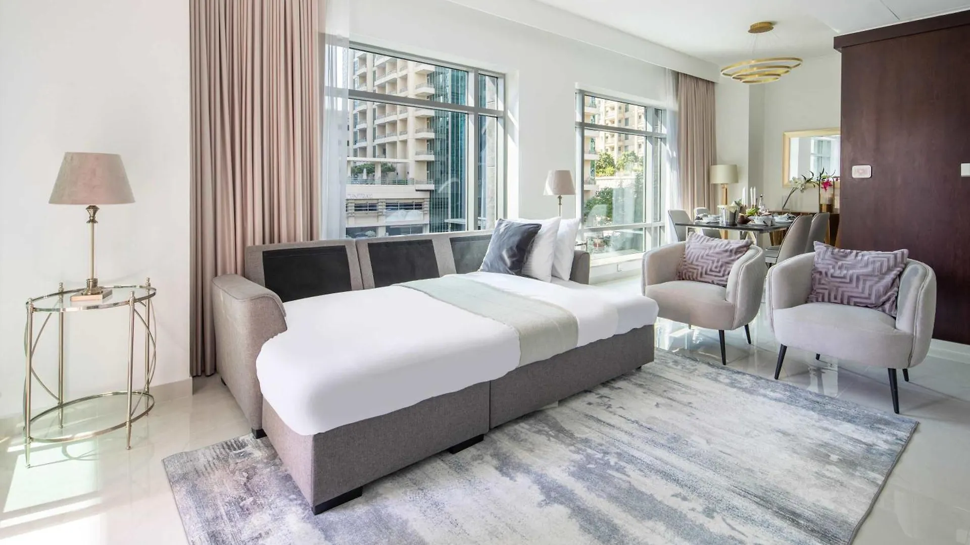 Frank Porter - The Residences 5 Dubai